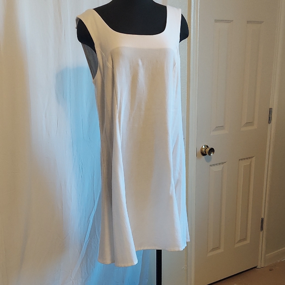 Custom made white sleeveless dress w/shirred back. Princess seams. Size XL